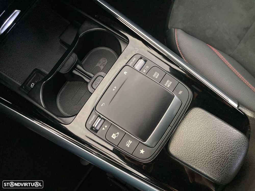 Mercedes-Benz GLA 180 d AMG Line - 23