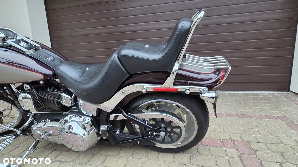 Harley-Davidson Softail Custom - 14