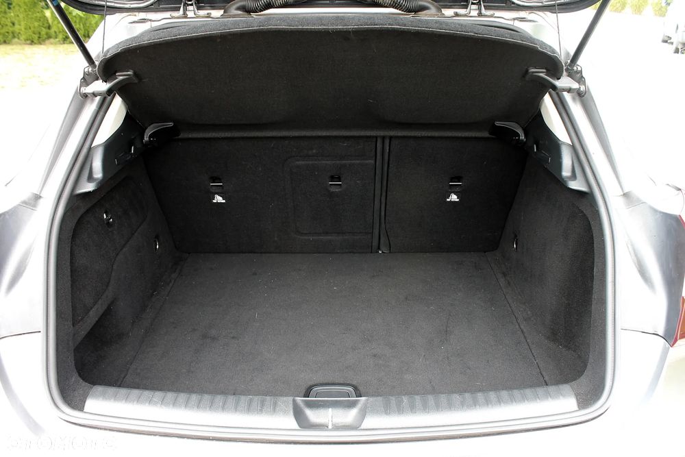 Mercedes-Benz GLA 200 (CDI) d 7G-DCT Urban - 19