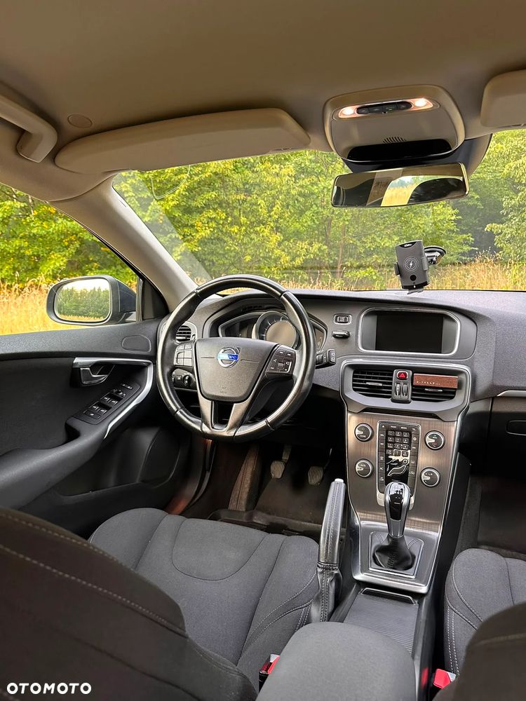 Volvo V40 D4 Momentum - 11