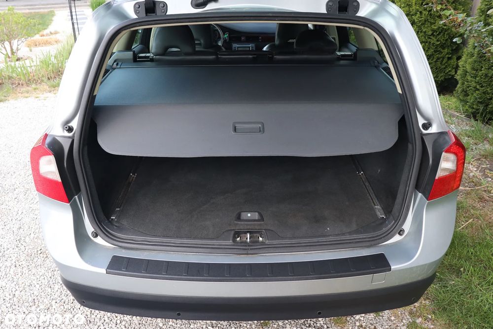 Volvo V70 D5 Summum - 25