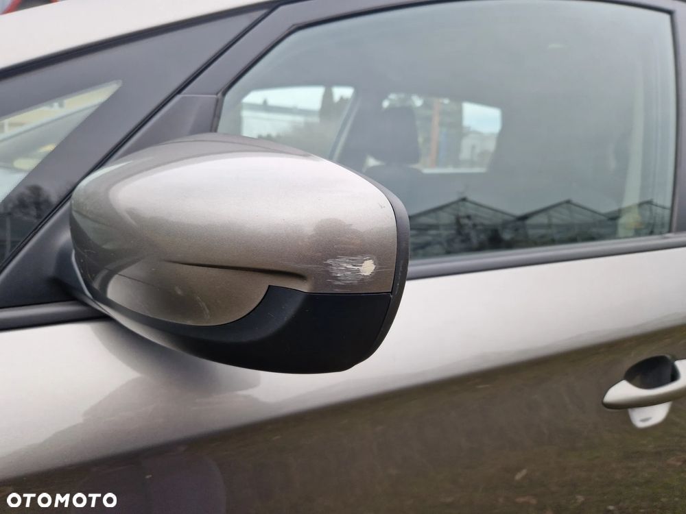 Kia Carens 1.6 GDI M EU6 - 10