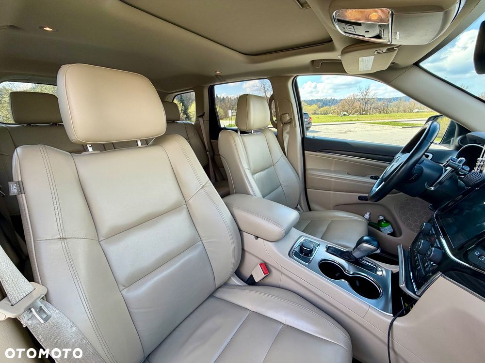 Jeep Grand Cherokee - 10