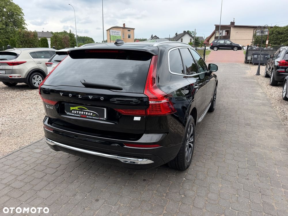 Volvo XC 60 T6 Plug-In Hybrid AWD Core - 34