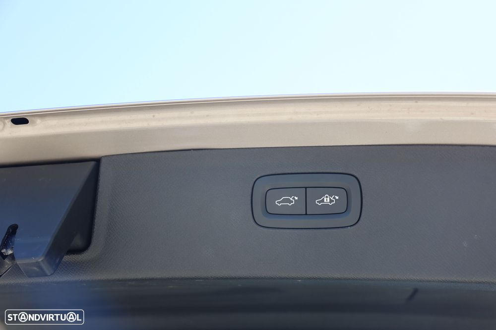 Volvo XC 90 T8 AWD Core - 6