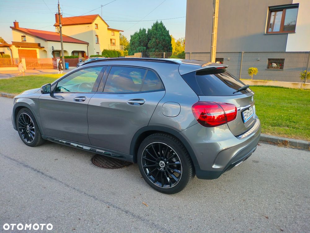 Mercedes-Benz GLA - 6