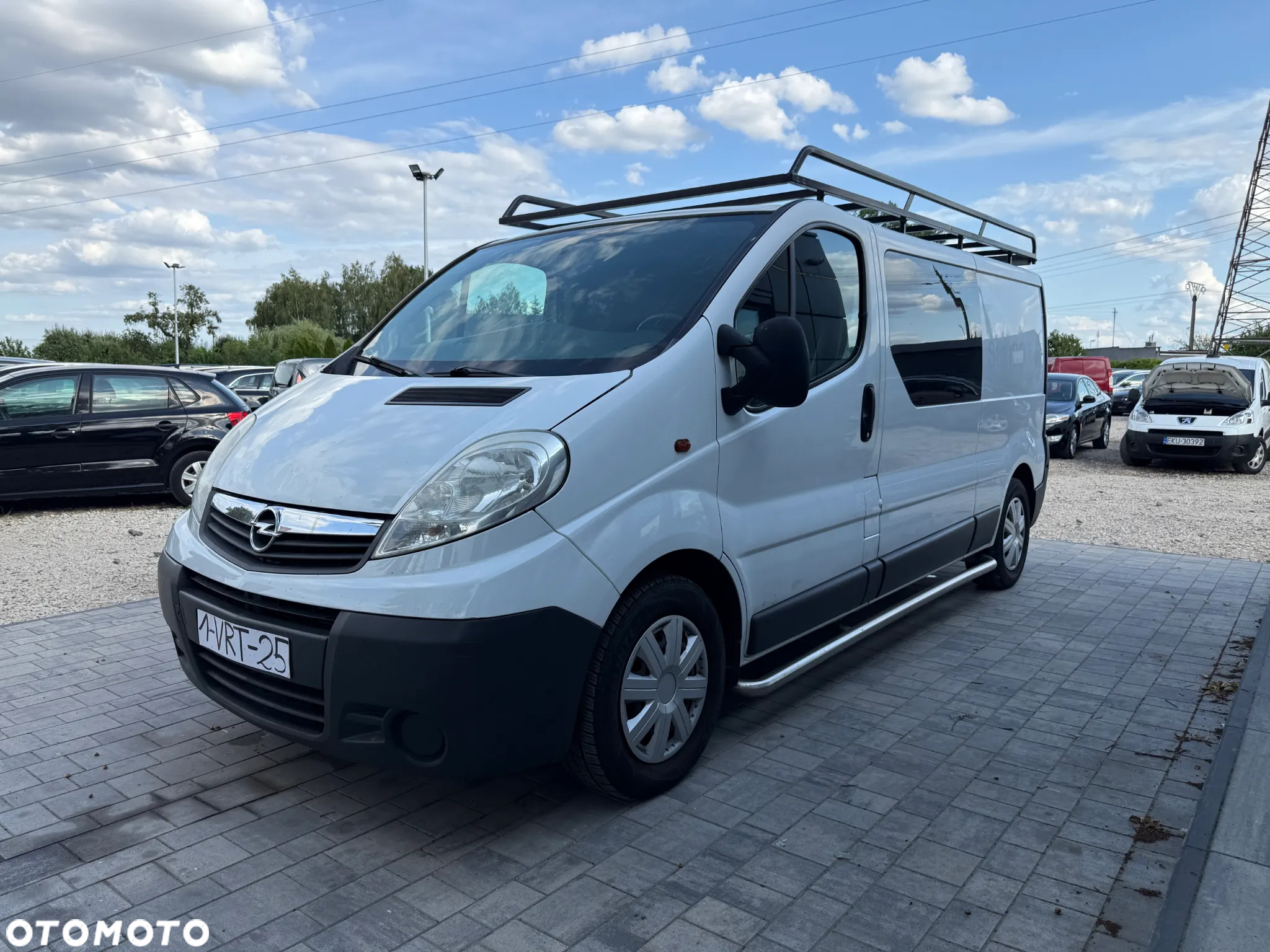 Opel Vivaro L2H1 2.9t - 19