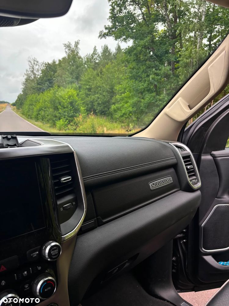 RAM 1500 5.7 Crew Cab Laramie - 17