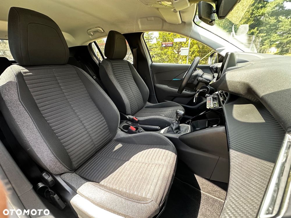 Peugeot 208 - 17