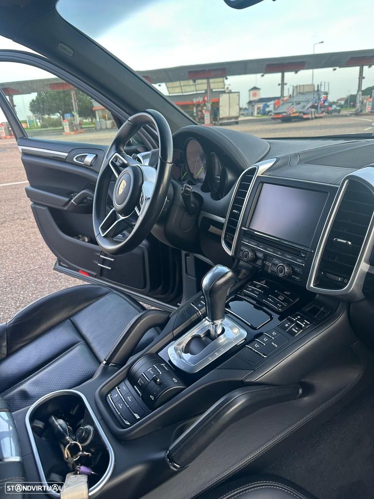 Porsche Cayenne - 10