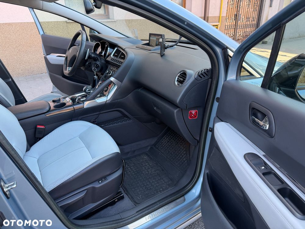 Peugeot 3008 Hybrid4 - 17