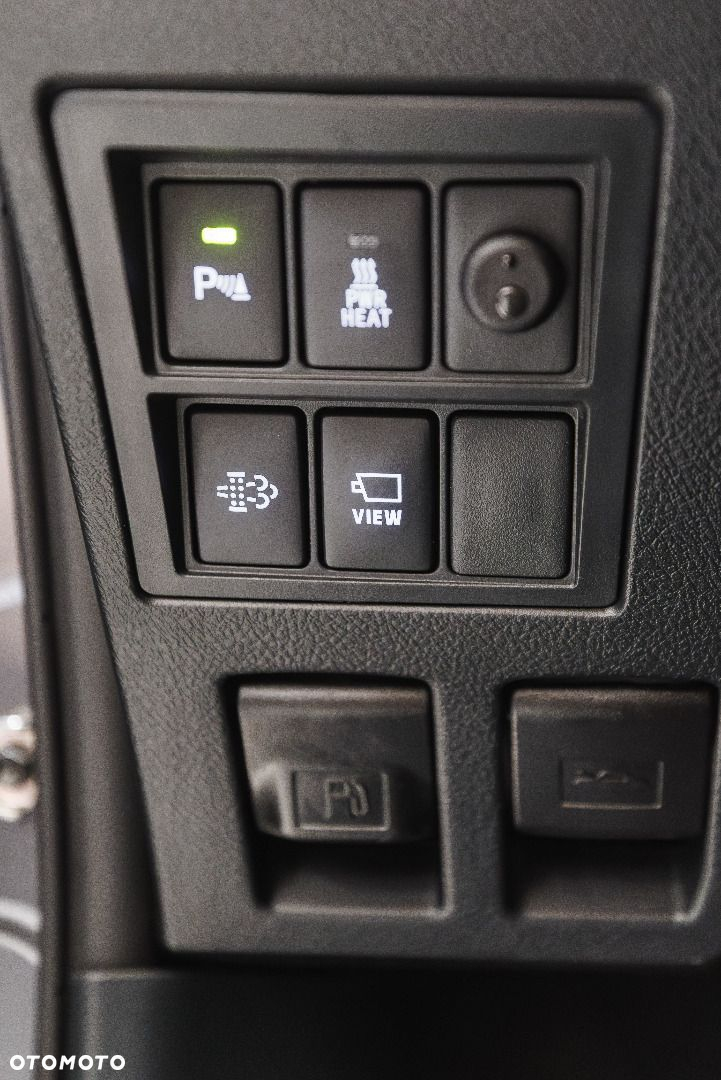 Toyota Hilux - 34