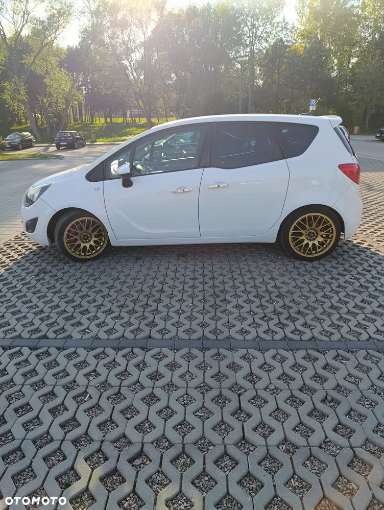 Opel Meriva - 14
