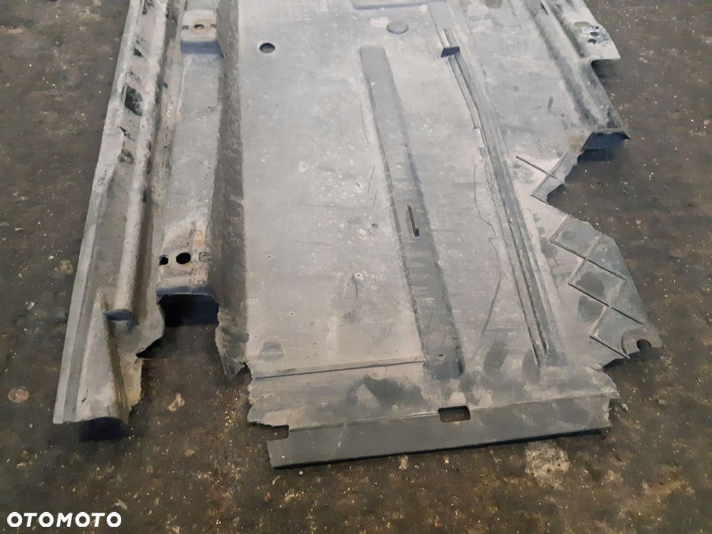 audi a4 b8 a5 osłona płyta podłogi podwozia prawa - 12
