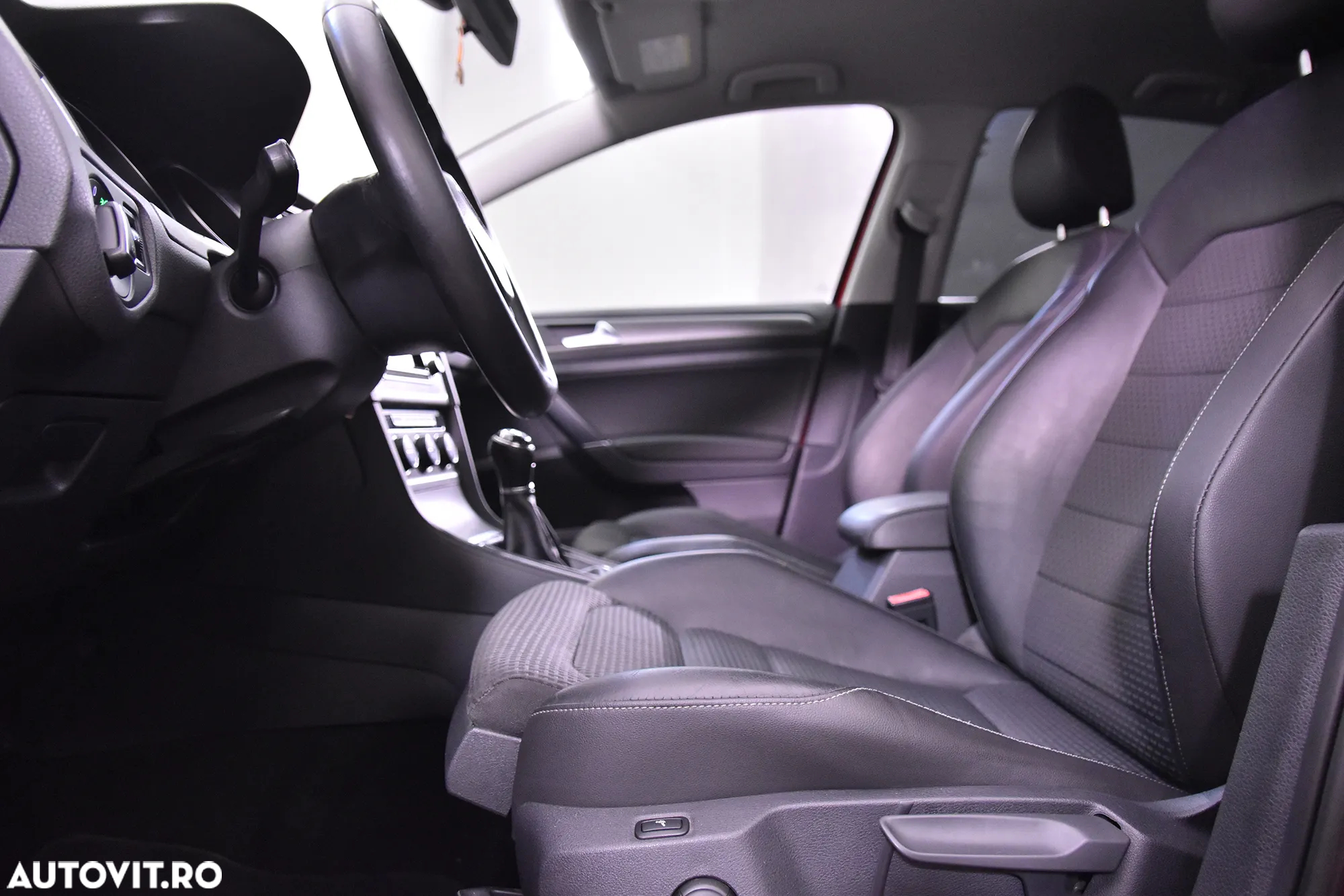 Volkswagen Golf - 21
