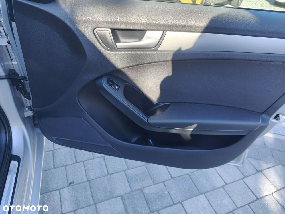 Audi A4 Avant 2.0 TDI DPF Ambition - 23