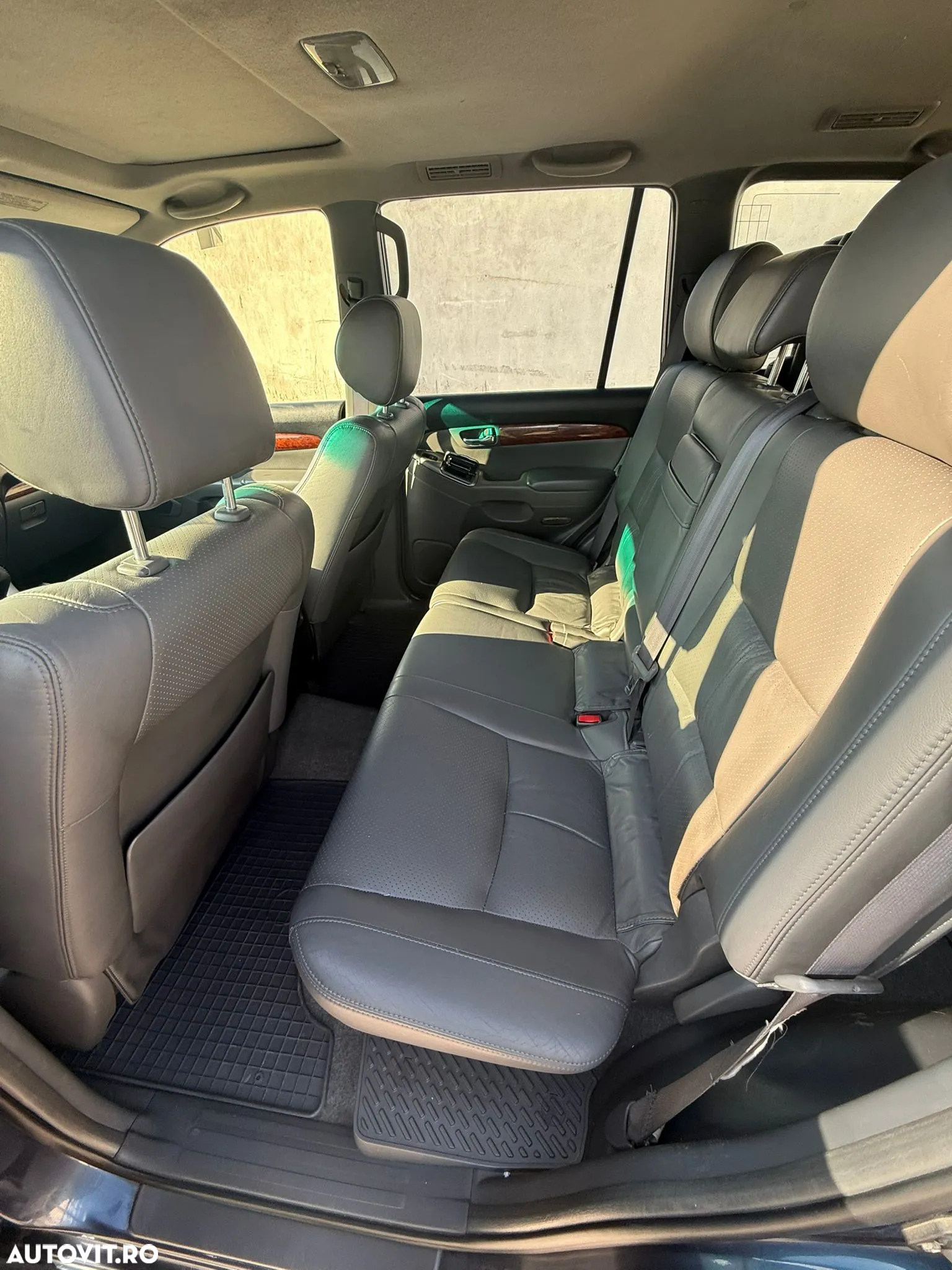 Toyota Land Cruiser - 11