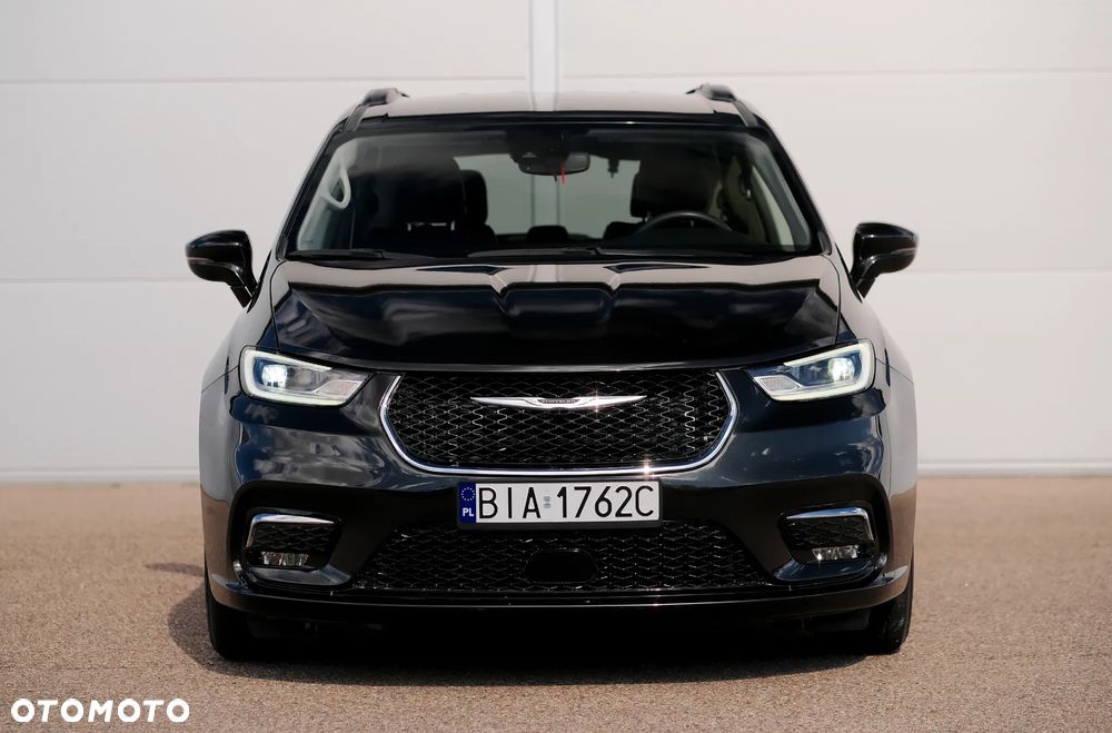 Chrysler Pacifica - 1