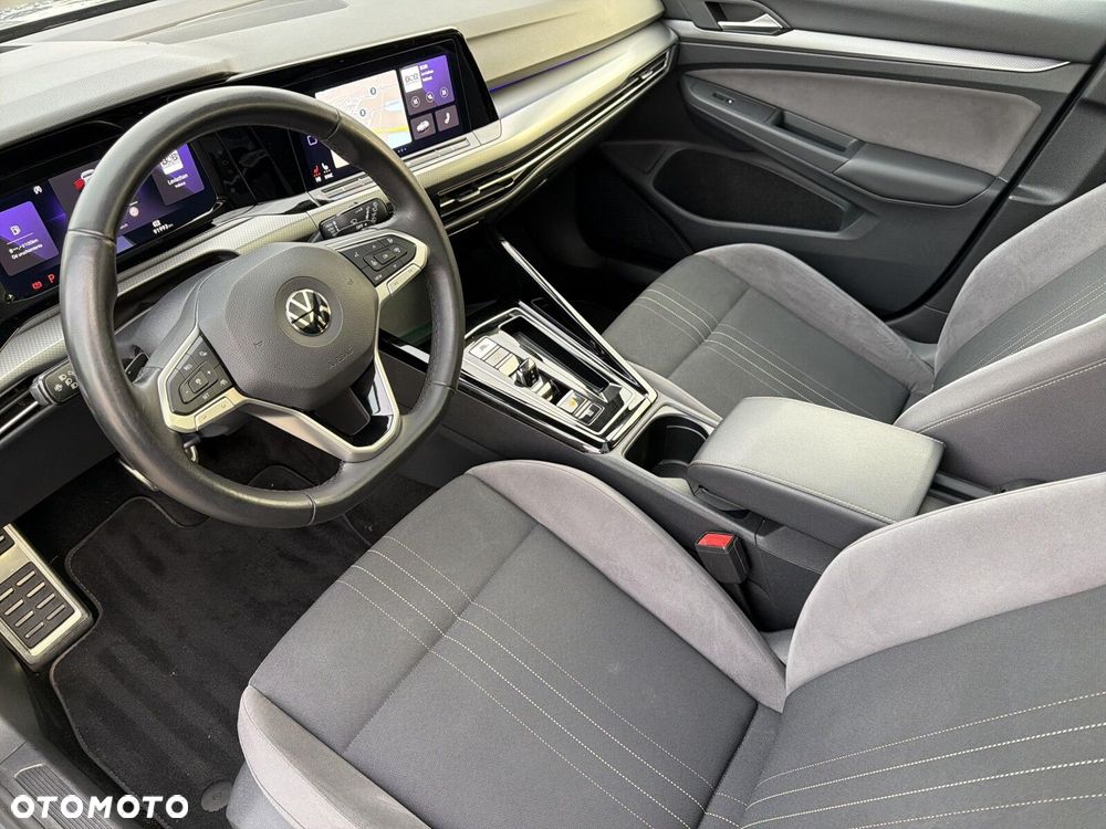 Volkswagen Golf - 10