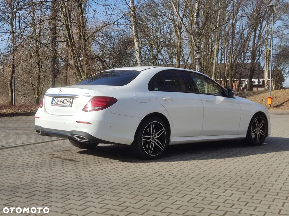 Mercedes-Benz Klasa E 220 d 4-Matic 9G-TRONIC - 9