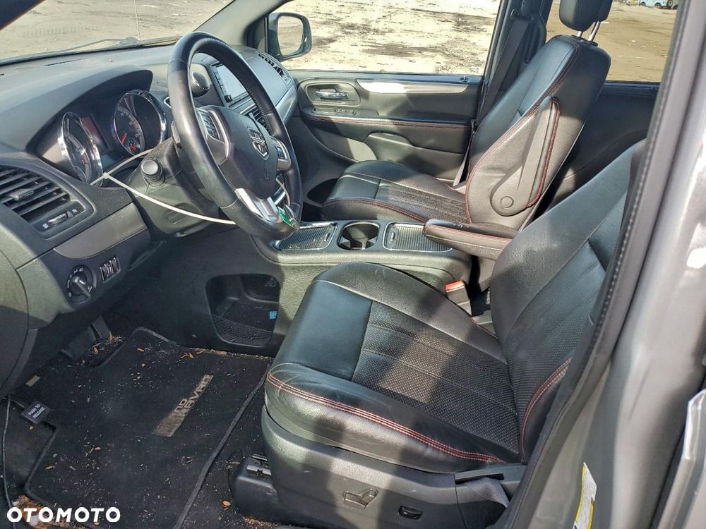 Dodge Grand Caravan - 7