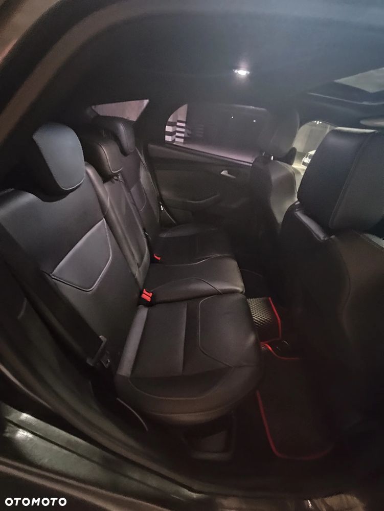 Ford Focus 2.0 EcoBoost ST - 15