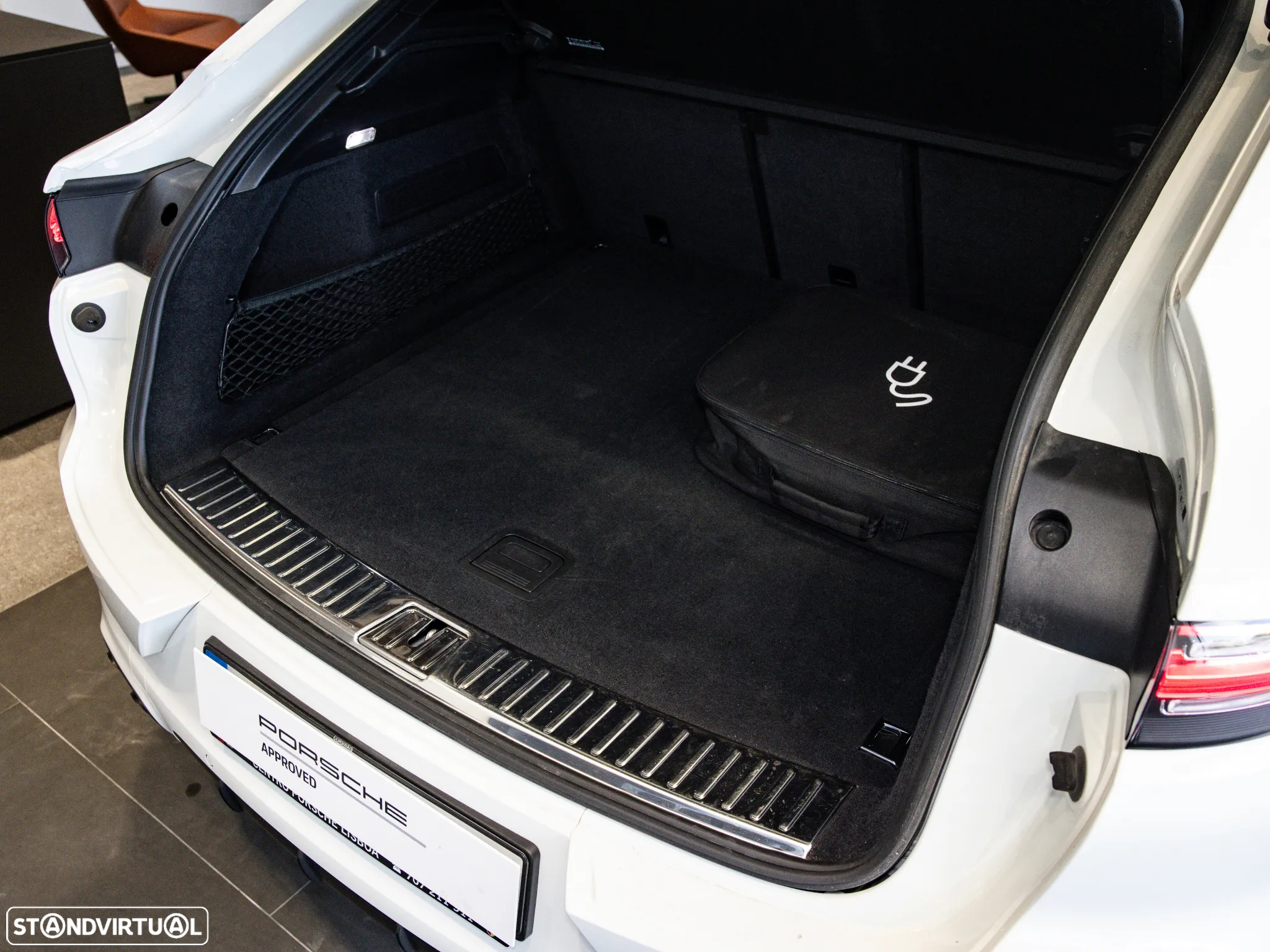 Porsche Cayenne Coupé E-Hybrid - 19