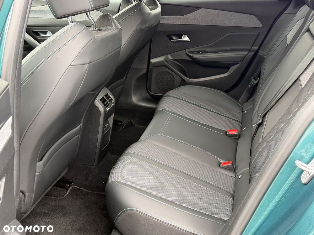Peugeot 308 BlueHDi 130 EAT8 Allure - 31