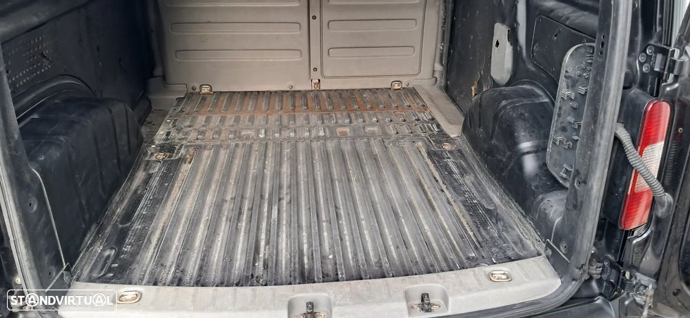 VW Caddy - 11