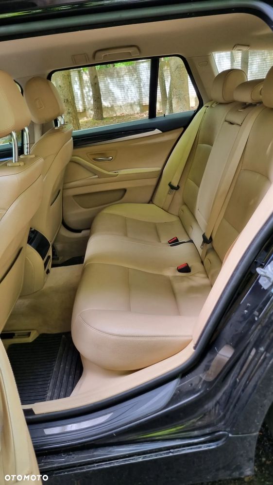 BMW Seria 5 520d - 13