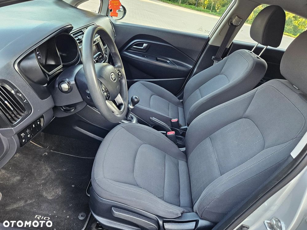 Kia Rio - 12