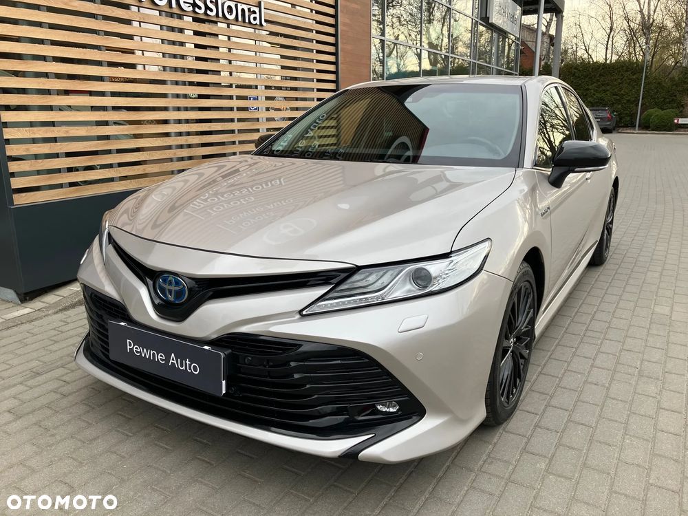 Toyota Camry - 1