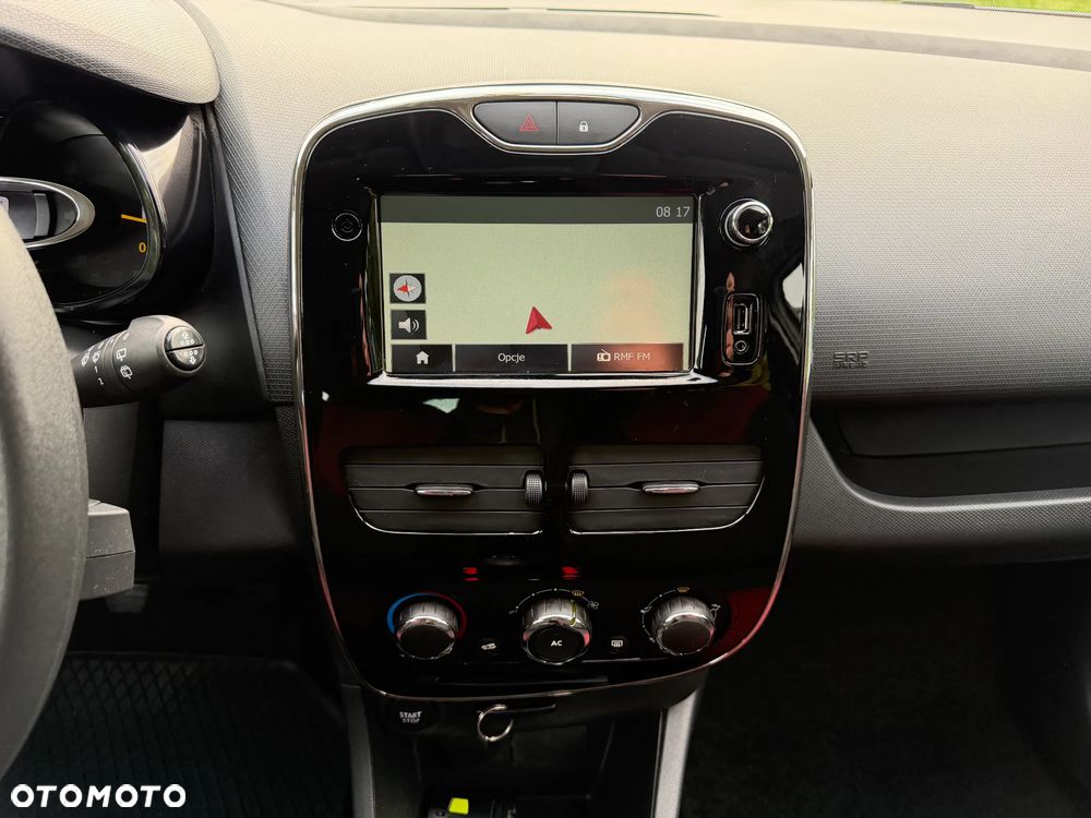 Renault Clio 1.2 16V 75 Life - 28