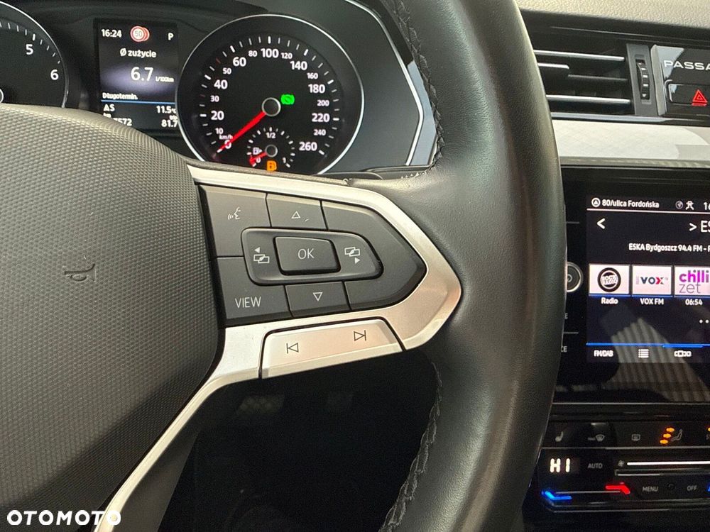 Volkswagen Passat Variant 2.0 TSI Business DSG - 23