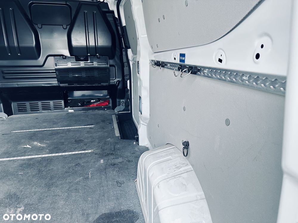 Volkswagen T7 Kasten Long,import Niemcy - 15