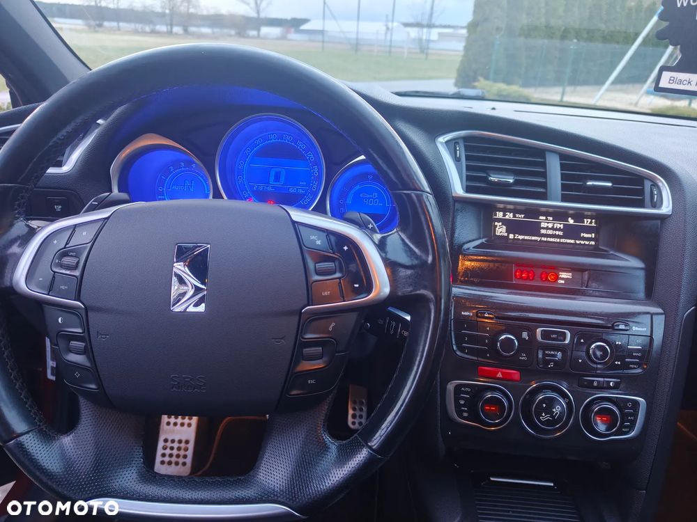 Citroën DS4 1.6 e-HDi SoChic MCP - 6