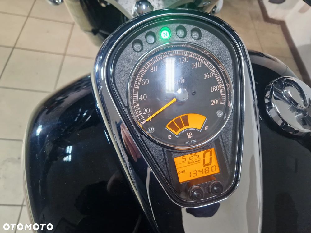 Suzuki VL 800 Volusia - Boulevard C50 - 13