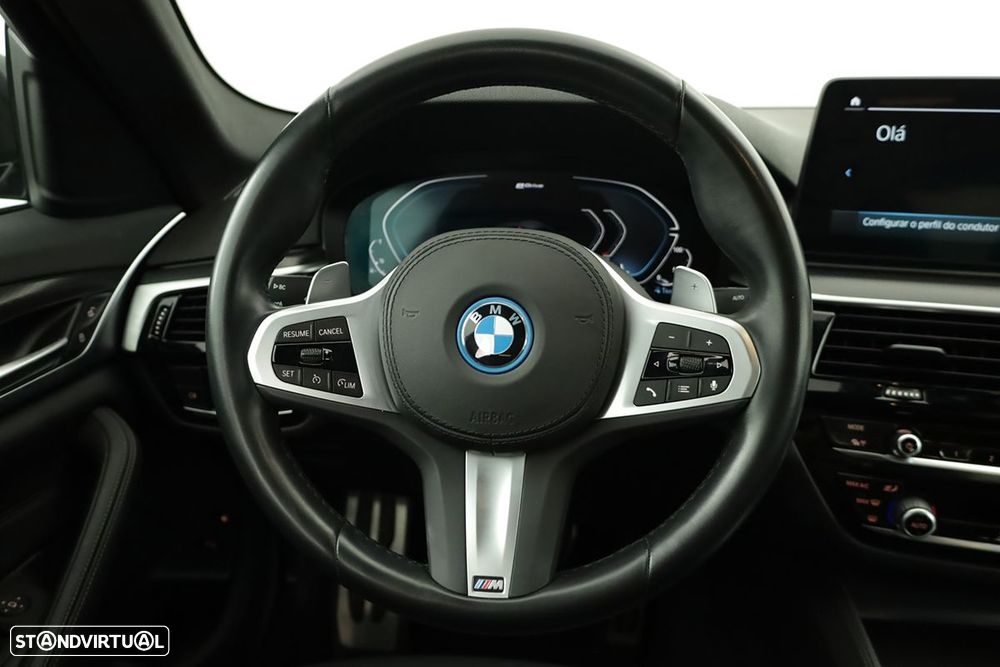 BMW 530 e Pack M - 16
