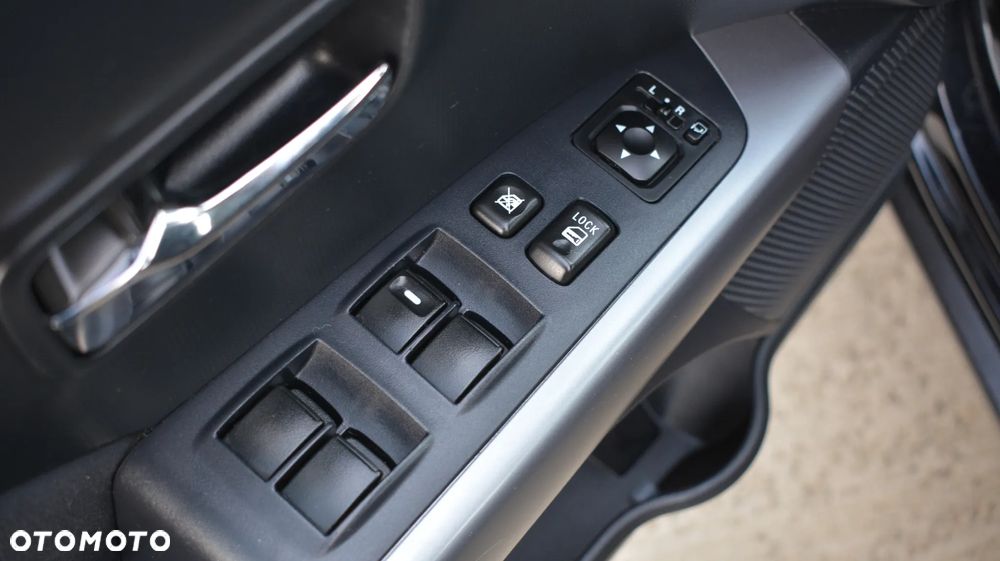 Mitsubishi Outlander - 28