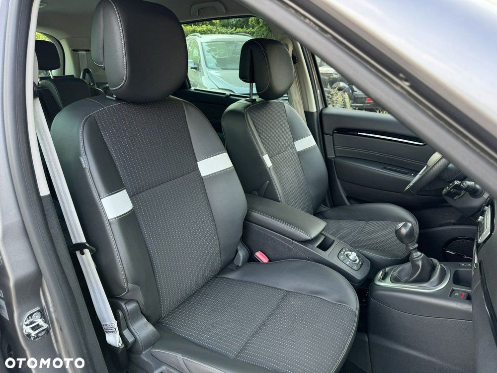Renault Grand Scenic - 13