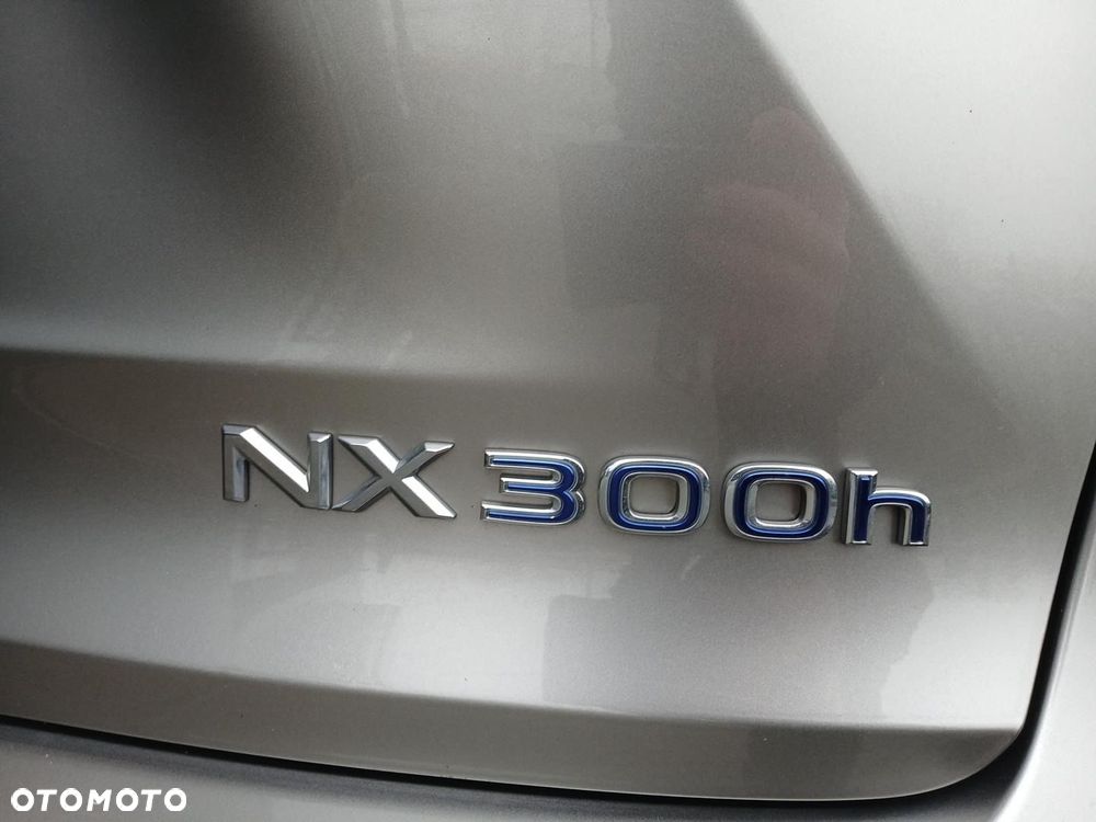 Lexus NX 300h Comfort AWD - 28