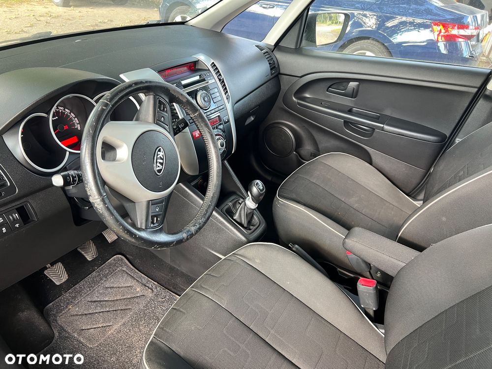 Kia Venga 1.4 CVVT Attract - 16