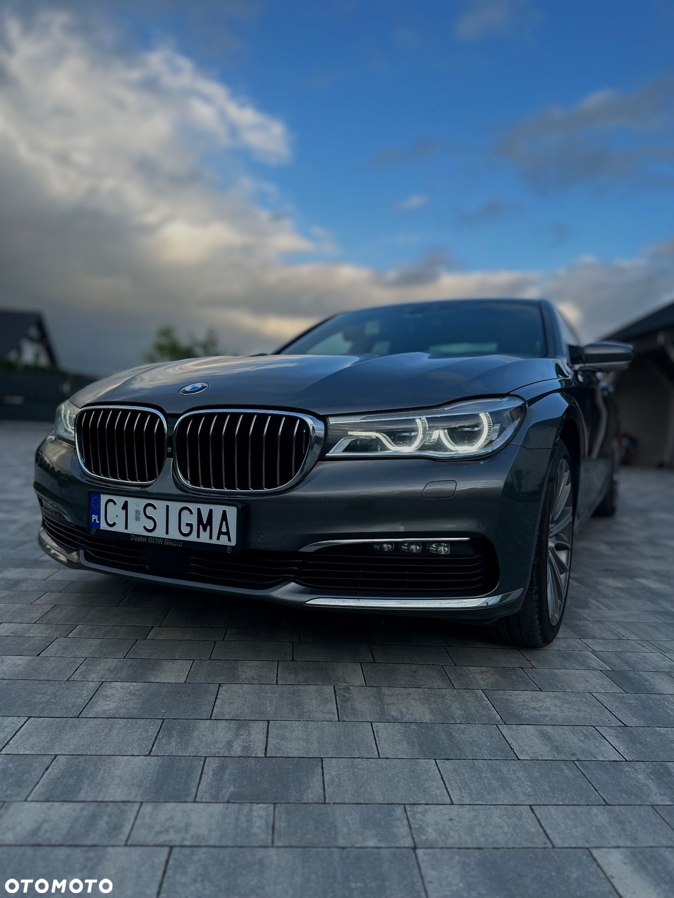 BMW Seria 7 750i xDrive - 1