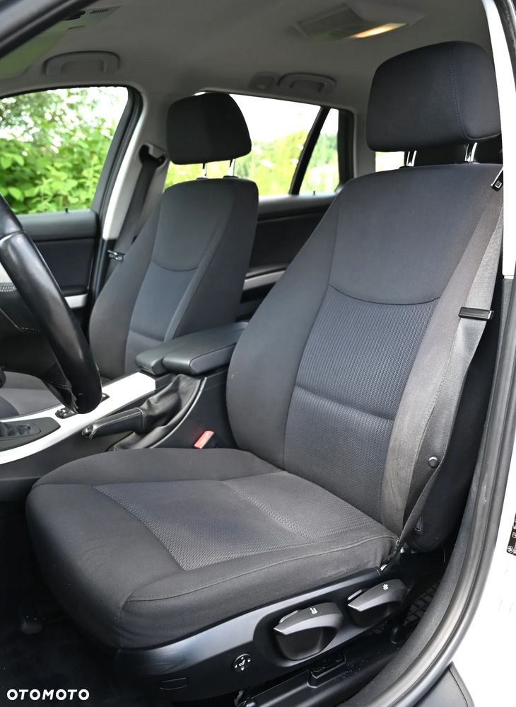 BMW Seria 3 - 30