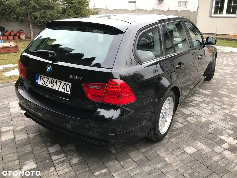 BMW Seria 3 318i - 4