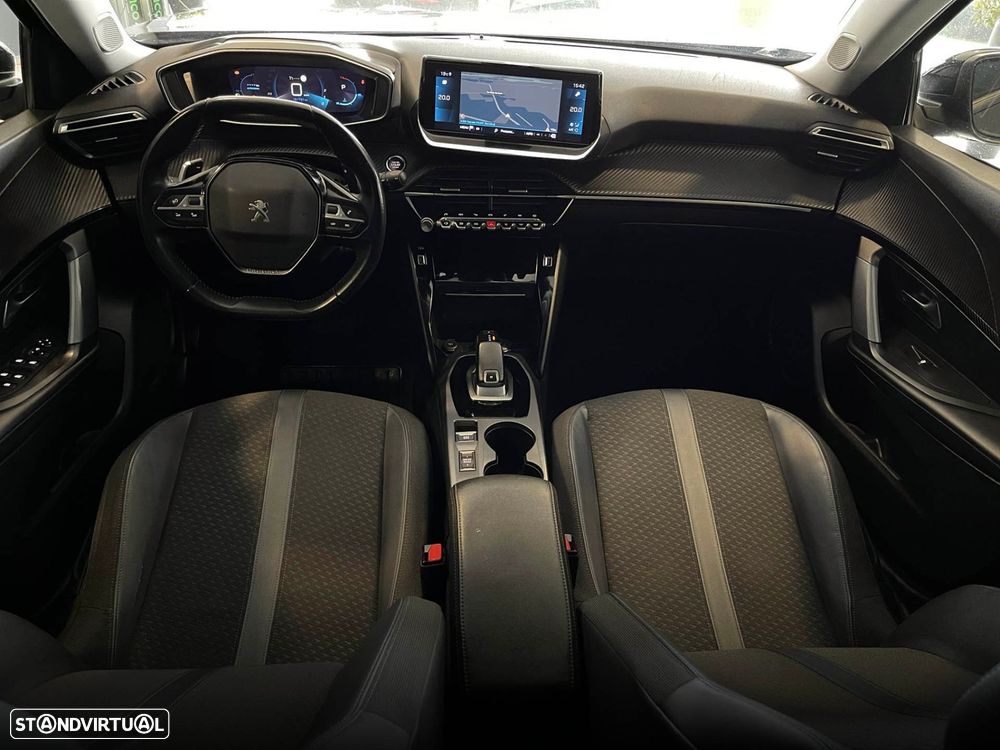 Peugeot 2008 1.2 PureTech Allure Pack EAT8 - 31