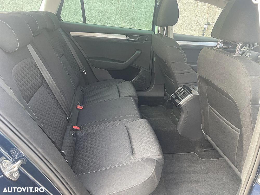 Skoda Superb 2.0 TDI DSG Style - 8