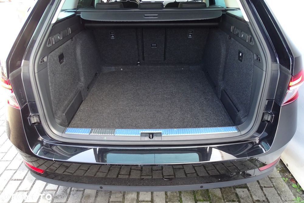 Skoda Superb 2.0 TDI DSG Style - 30