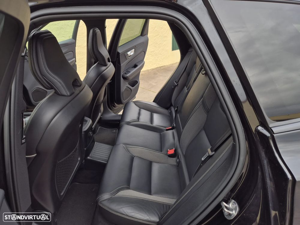 Volvo XC 60 2.0 T6 PHEV R-Design AWD - 8