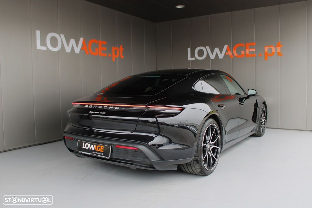 Porsche Taycan 4S - 33